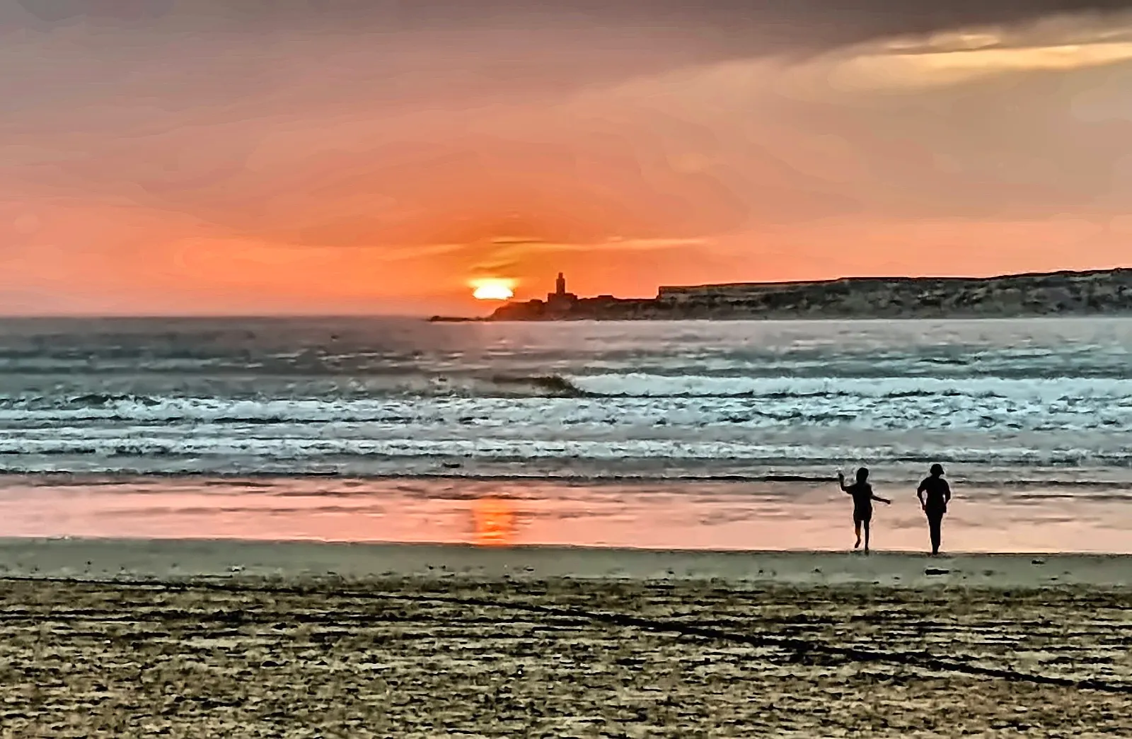 La spiaggia al tramonto sulla costa atlantica