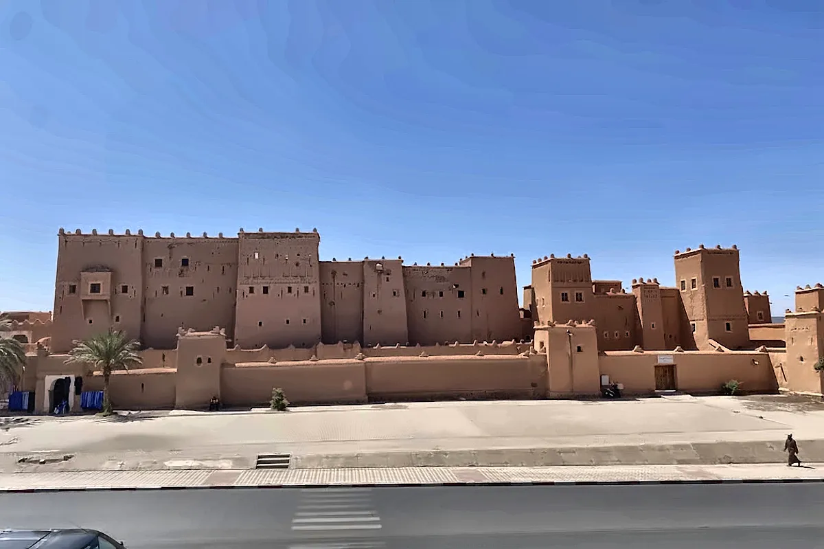 La kasbah Taourirt di Ouarzazate con le sue torri di terra
