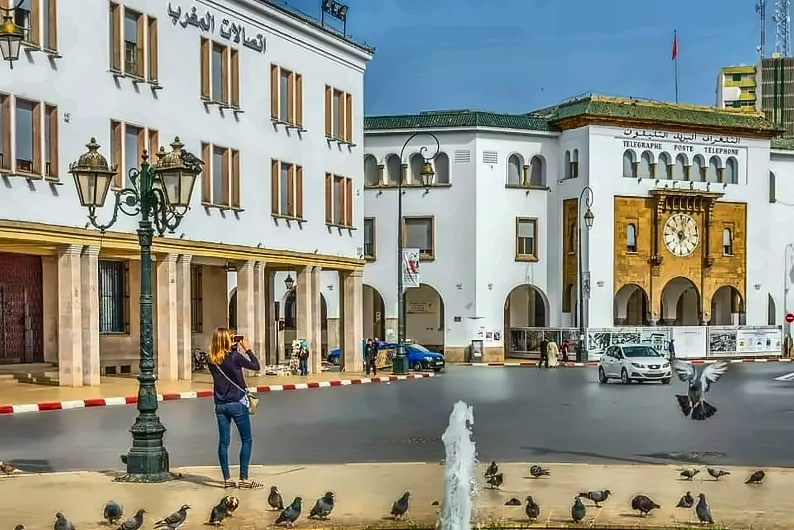 Piazza con la fontana e i piccioni nel centro amministrativo di Rabat