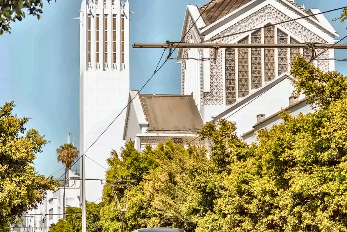 Il tram che attraversa la Rabat moderna